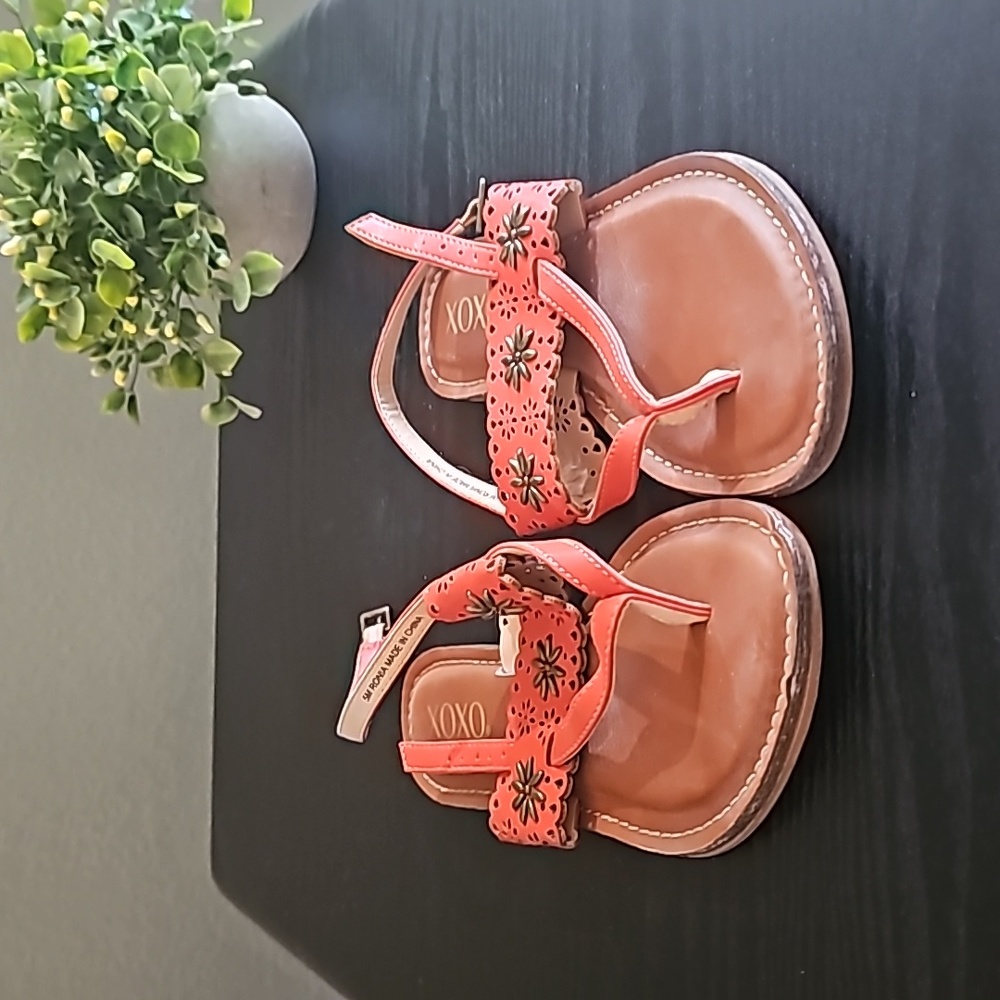 Sandals - Picture 2 of 3